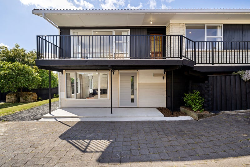 7 Exeter Street, Glenview, Hamilton - Carousel 2