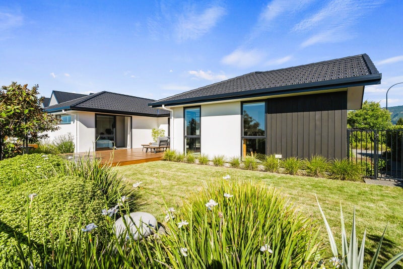 88 Berryfield Drive, Appleby, Richmond - Carousel 1