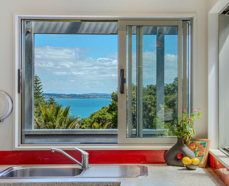 59 Fairview Crescent, Omiha, Waiheke Island - Carousel 2