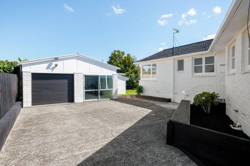 15 Kensington Place, Fairfield, Hamilton - Carousel 2