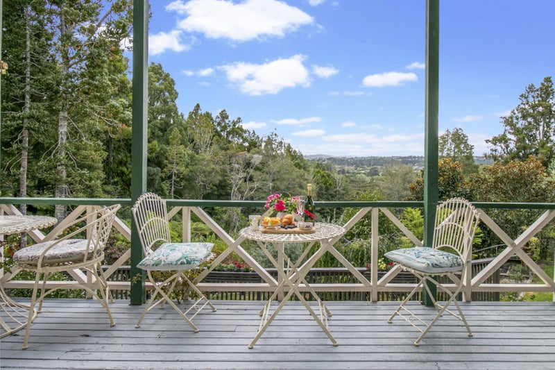 17 Kellys Road, Oratia, Auckland - Carousel 1