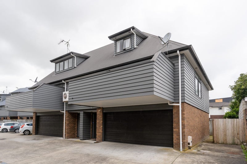 15A Greensboro Street, Hamilton East, Hamilton - Carousel 1