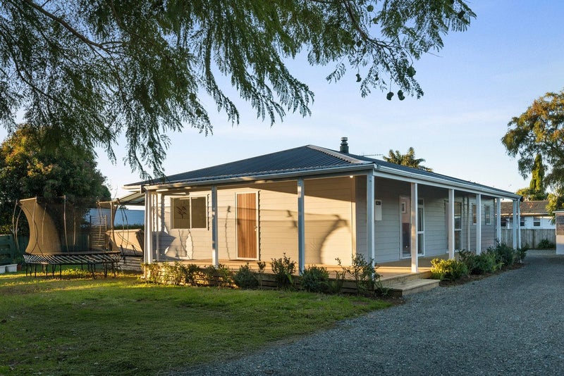 17 Gray Street, Katikati - Carousel 1