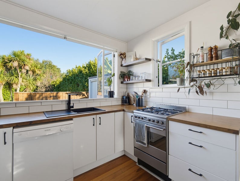 11 Rutherford Road, Marewa, Napier - Carousel 2