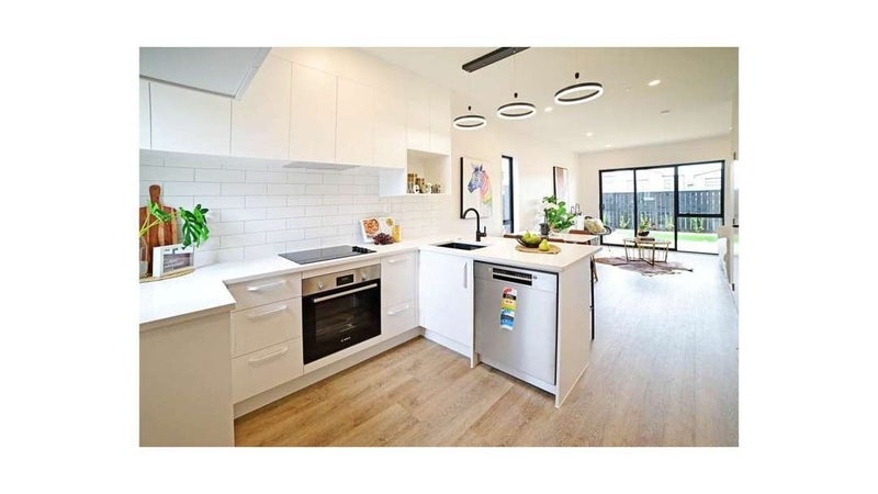 17 Kiato Lane, Flat Bush, Auckland - Carousel 1