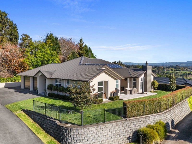 57 Mervyn Place, Ohauiti, Tauranga, Bay Of Plenty - Carousel 2