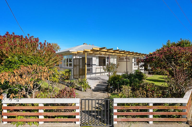 19 Oudenarde Street, Renwick - Carousel 1