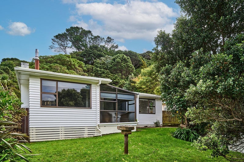 11 Raroa Place, Pukerua Bay, Porirua - Carousel 1