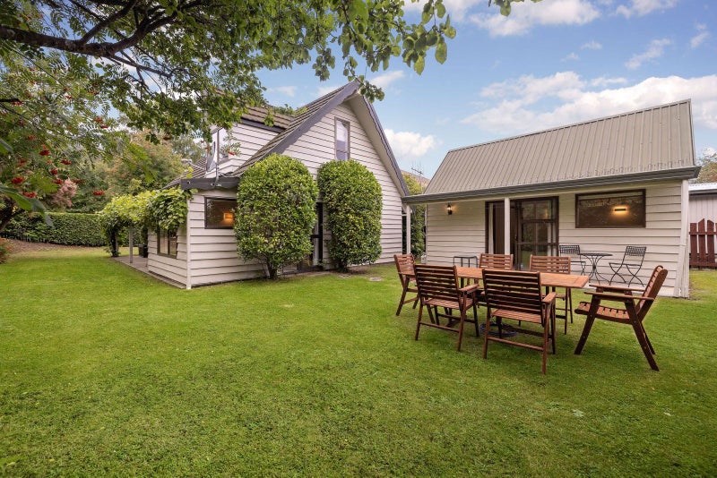 36 Adamson Drive, Arrowtown, Arrowtown - Carousel 2