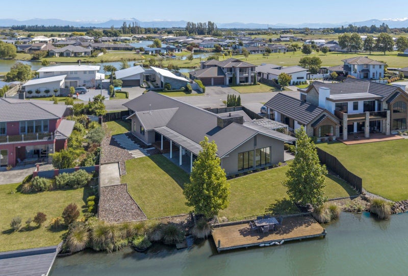 52 Ludlow Drive, Huntingdon, Ashburton - Carousel 1