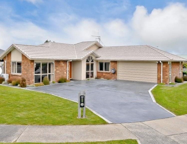 9 Westminster Place, Rototuna North, Hamilton - Carousel 1