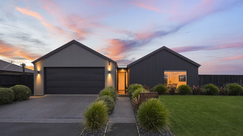 13 Halpin Drive, Lincoln, Lincoln - Carousel 1