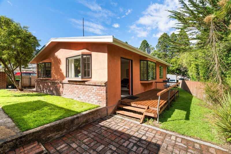 33 Tannadice Street, Normanby, Dunedin - Carousel 1