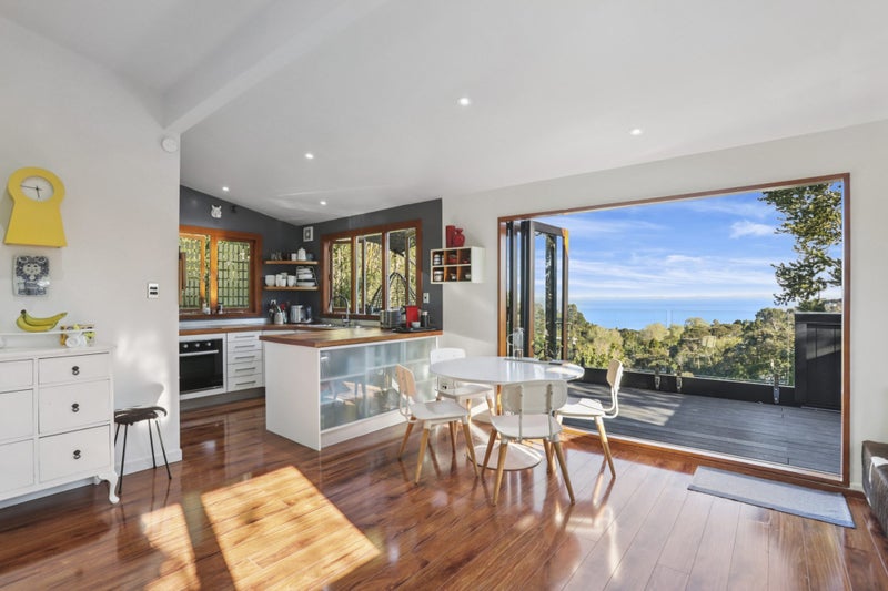 674 South Titirangi Road, Titirangi, Auckland - Carousel 1