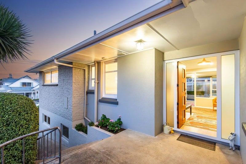 20 Napier Street, Belleknowes, Dunedin - Carousel 2