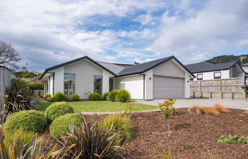 41 Hart Road, Richmond - Carousel 1