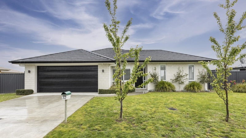 32 Kirkwood Road, Flaxmere, Hastings - Carousel 1