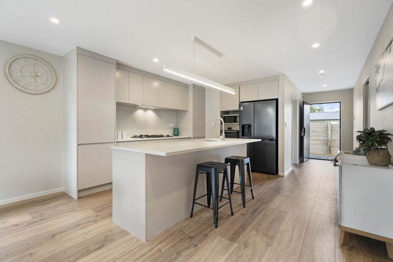 7B De Quincey Terrace, Highland Park, Auckland - Carousel 2