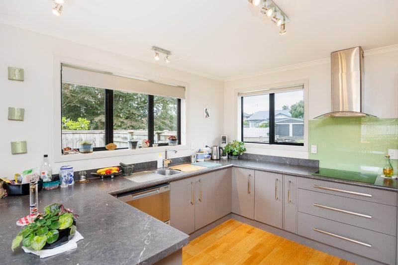 3 Palm Avenue, Hokowhitu, Palmerston North - Carousel 2