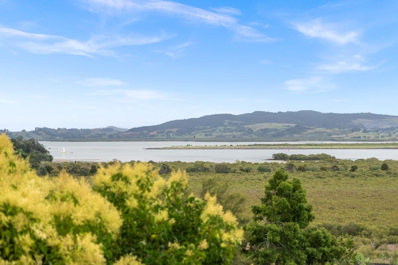 15 Pine Park Road, Onerahi, Whangarei - Carousel 2