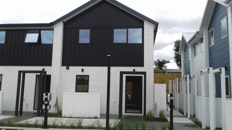 9/21 Titoki Street, Te Atatu Peninsula, Auckland - Carousel 1