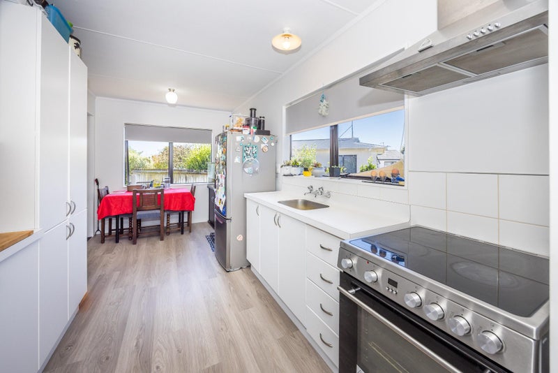 7 Bartholomew Drive, Nawton, Hamilton - Carousel 2