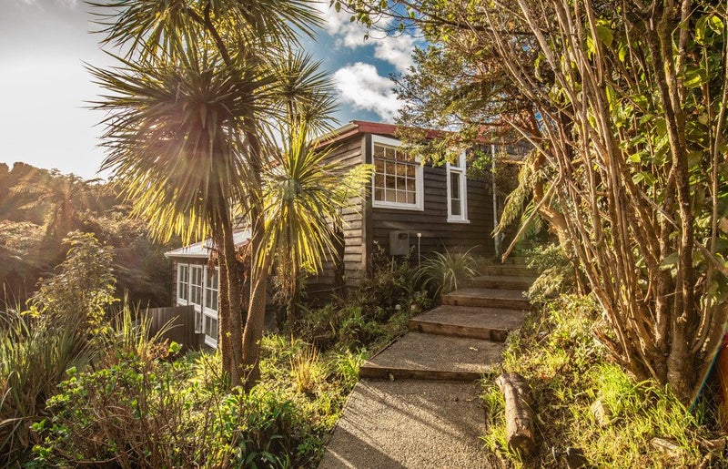33 Dundee Street, Halfmoon Bay / Oban, Stewart Island - Carousel 1