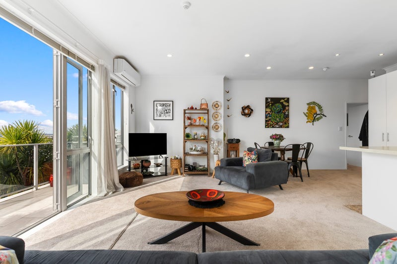 5D Puka Street, Onehunga, Auckland - Carousel 2