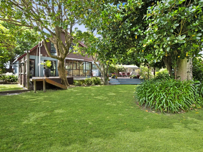17 Sunny Glen, Waikanae - Carousel 1