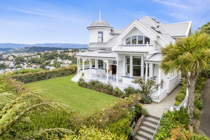 25 Fairview Crescent, Kelburn, Wellington - Carousel 1