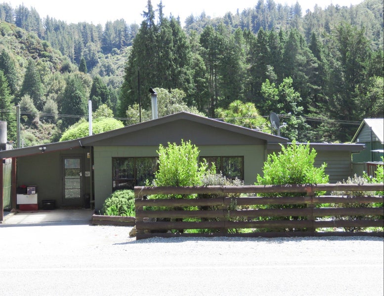 20 Ramsay Street, BLACKS POINT, REEFTON - Carousel 1