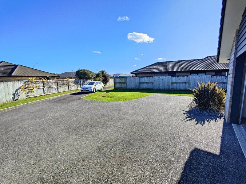 16 Tennille Street, Flagstaff, Hamilton - Carousel 2