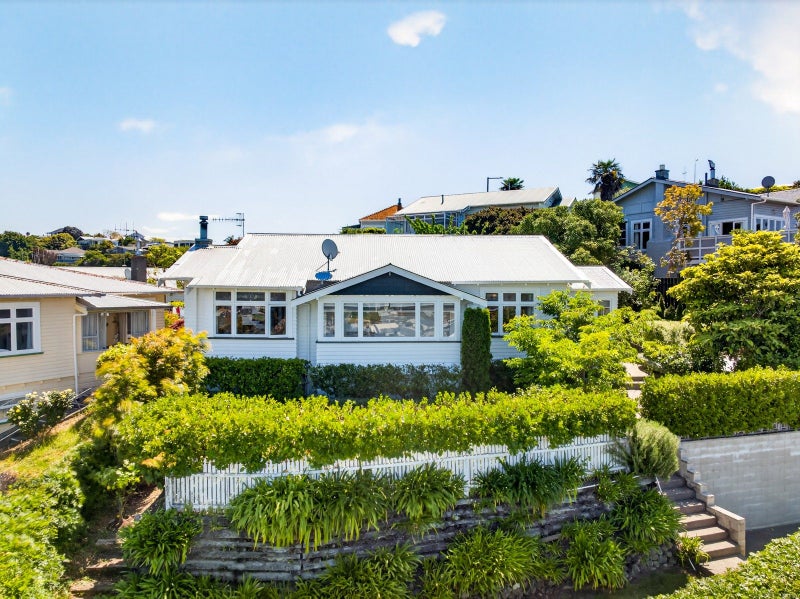 12 Guys Hill Road, Hospital Hill, Napier - Carousel 1