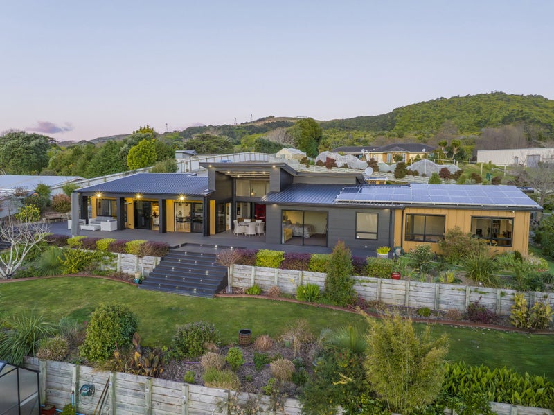 201B SH 1 Paraparaumu, Otaihanga, Paraparumu - Carousel 2