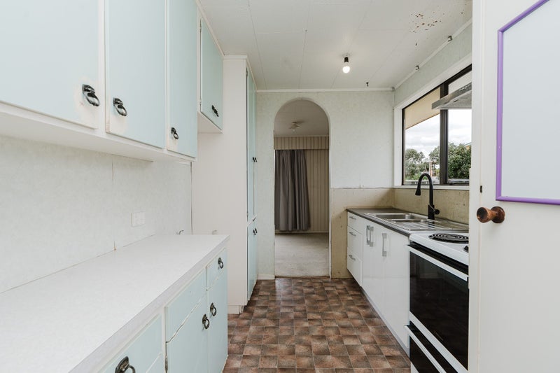 16 Cowley Drive, Temple View, Hamilton - Carousel 2