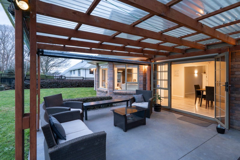 15 Marlowe Drive, Leamington, Cambridge - Carousel 2