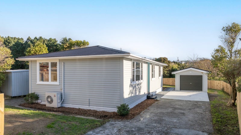 36 Waihora Crescent, Waitangirua, Porirua - Carousel 2