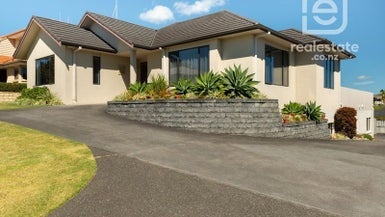 24 Hawkridge Heights, Bethlehem, Tauranga - Carousel 1