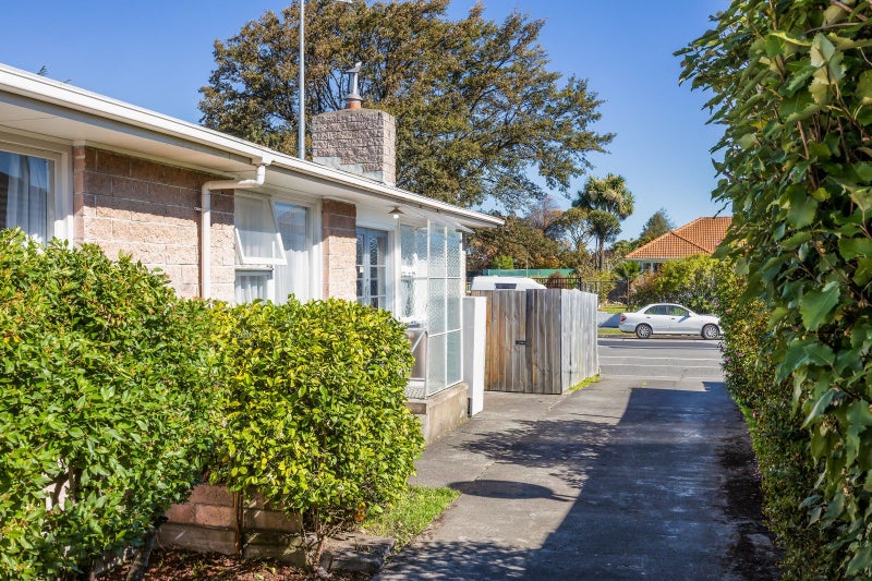 1/180 Lyttelton Street, Spreydon, Christchurch - Carousel 1