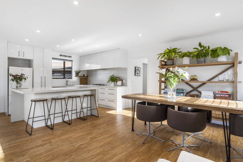 34 Glynnbrooke Street, Te Atatu South, Auckland - Carousel 1