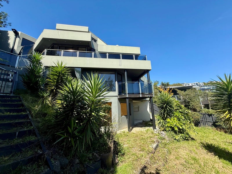 8A Vista Place, Huntsbury, Christchurch - Carousel 1