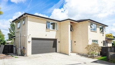 18A Peter Buck Road, New Windsor, Auckland - Carousel 1
