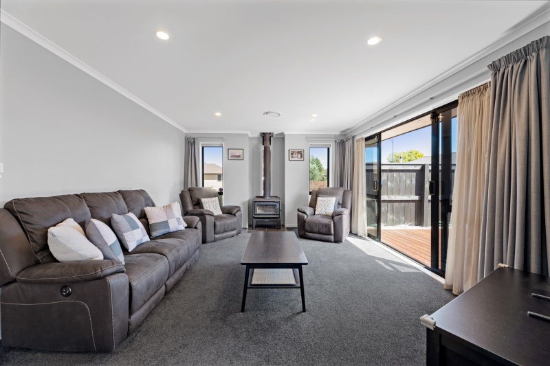 22 McAllister Place, Renwick, Renwick - Carousel 2