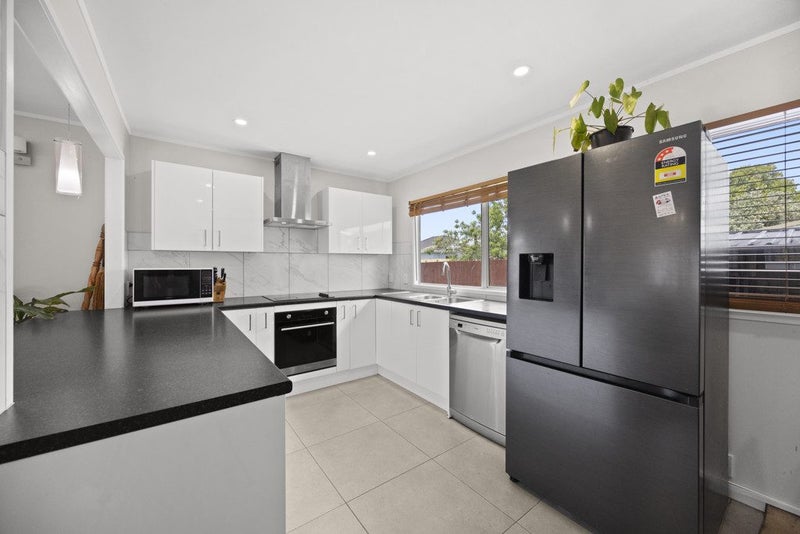 1/22 Bundena Place, Clendon Park, Auckland - Carousel 2