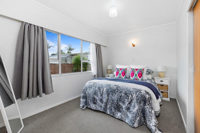 2/17 Doment Crescent, Orewa, Orewa - Carousel 2