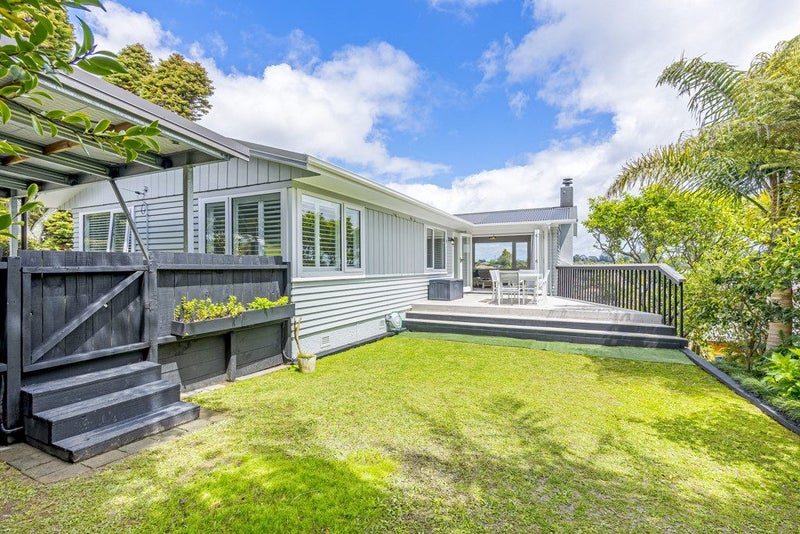 1/32 Sunset Road, Unsworth Heights, Auckland - Carousel 1