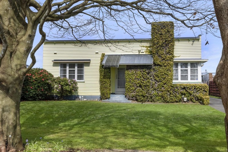 8 Cornwall Street, Brooklands, New Plymouth - Carousel 1