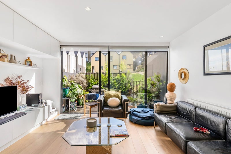 26 Jean Caldwell Way, Island Bay, Wellington - Carousel 1