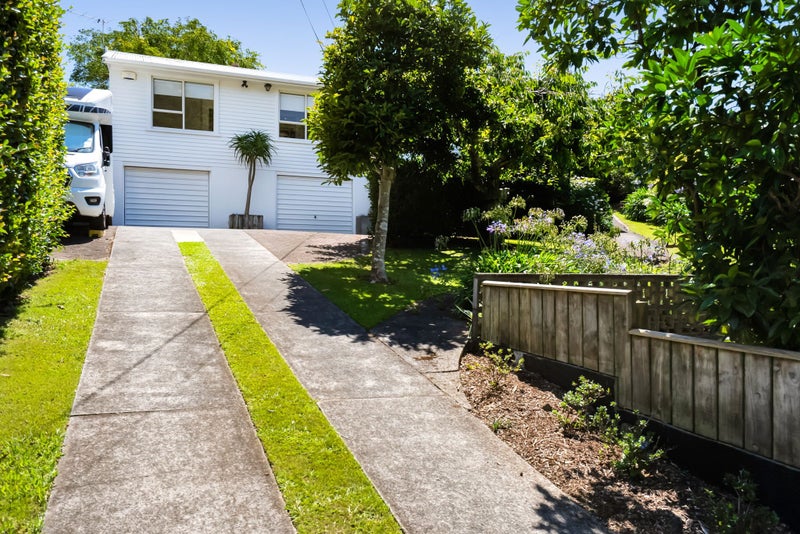22 Awanui Street, Merrilands, New Plymouth - Carousel 1