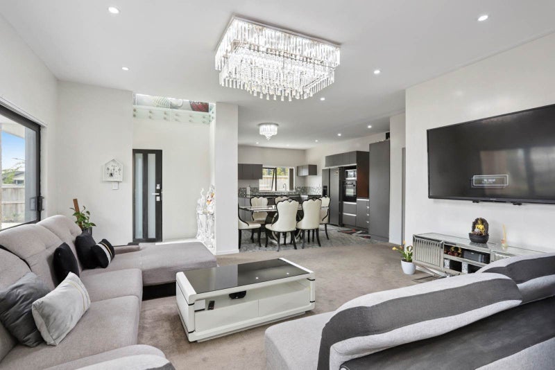 7 Mataki Way, Glen Eden, Auckland - Carousel 2